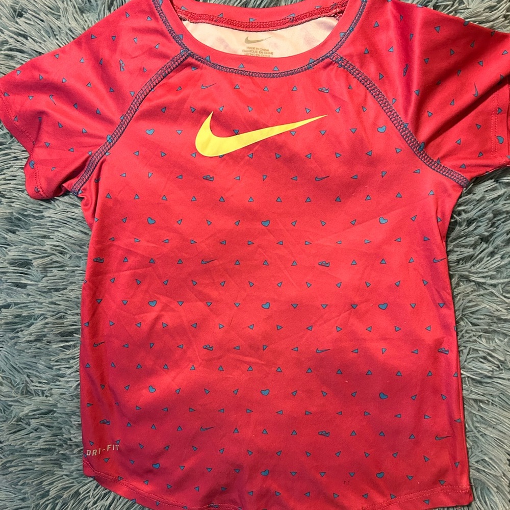 NIKE Girls 6X short sleeve top